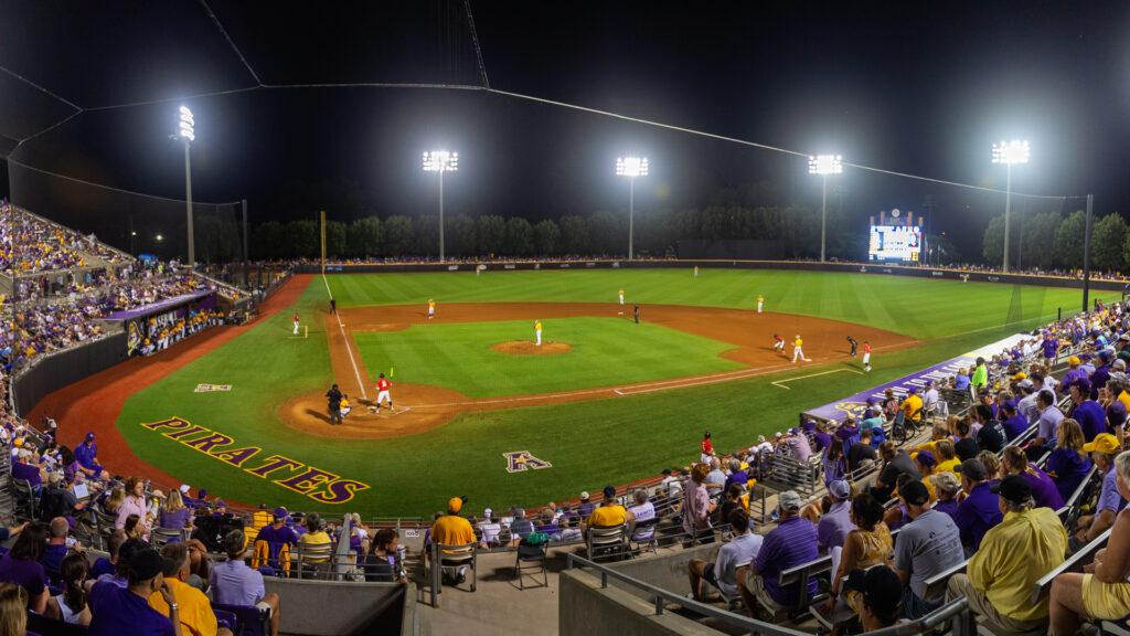Top 15 College Baseball Facilities Slamstox