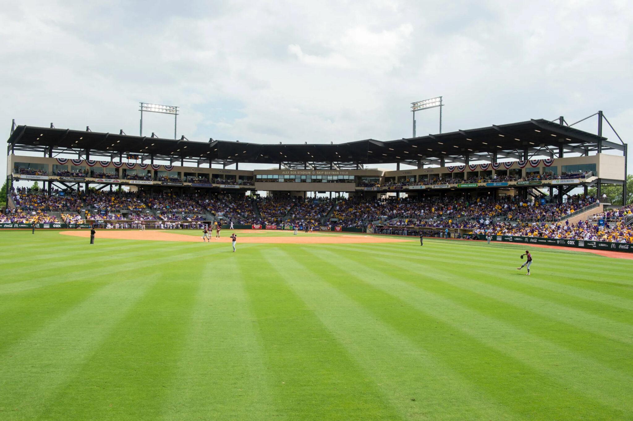Top 15 College Baseball Facilities Slamstox