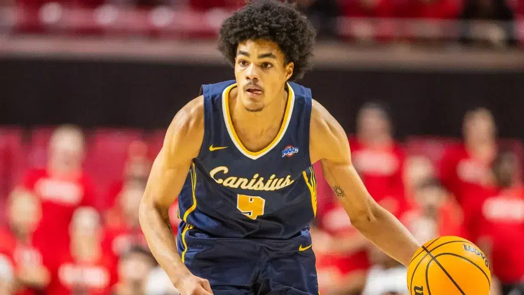 Evan van der Plas, basketballer voor Canisius College. Begeleid door Slamstox