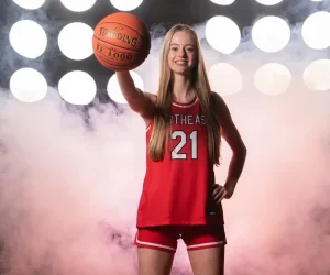 Esmee Creyghton, basketbalster voor Northeast community College, begeleid door Slamstox.webp