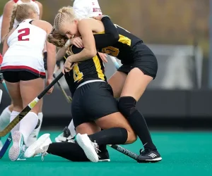 Dionne van Aalsum, hockeyster voor University of Iowa, begeleid door Slamstox