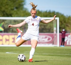 Lieske Carleer - voetbalster bij Arizona State University, begeleid door Slamstox
